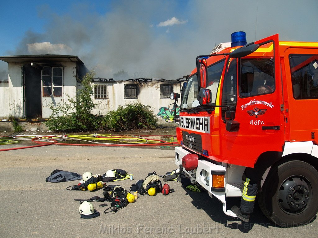 Feuer Koeln Ossendorf Butzweiler Hof neben IKEA P084.JPG